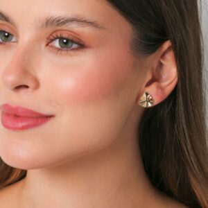 Brinco Gota Pequena Martelada em Ouro 18K