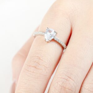 Anel ponto de luz gota e micro Zircônia em Ródio Branco